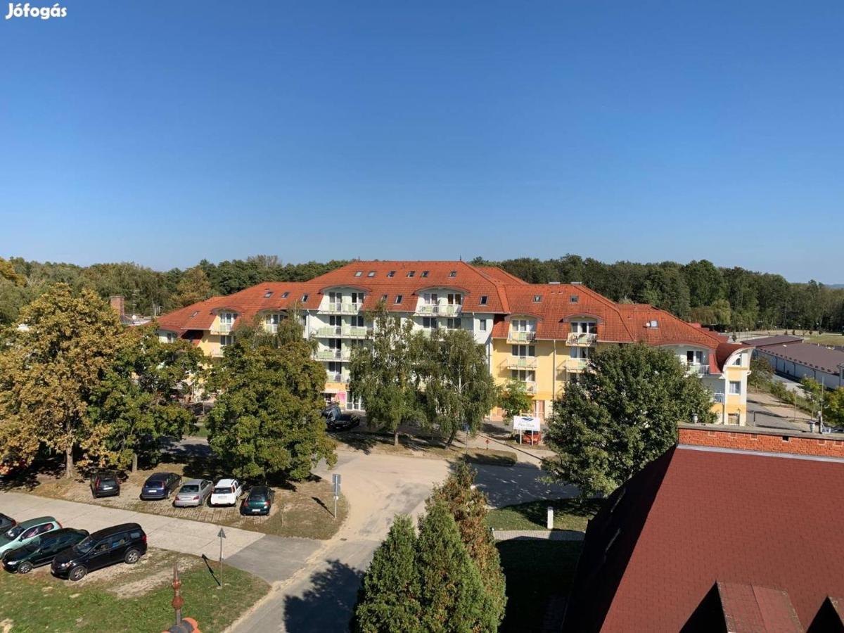 Karospool Apartman Залакарос Екстериор снимка